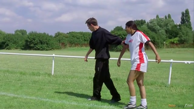 Bend It Like Beckham (2003) BluRay [Hindi]